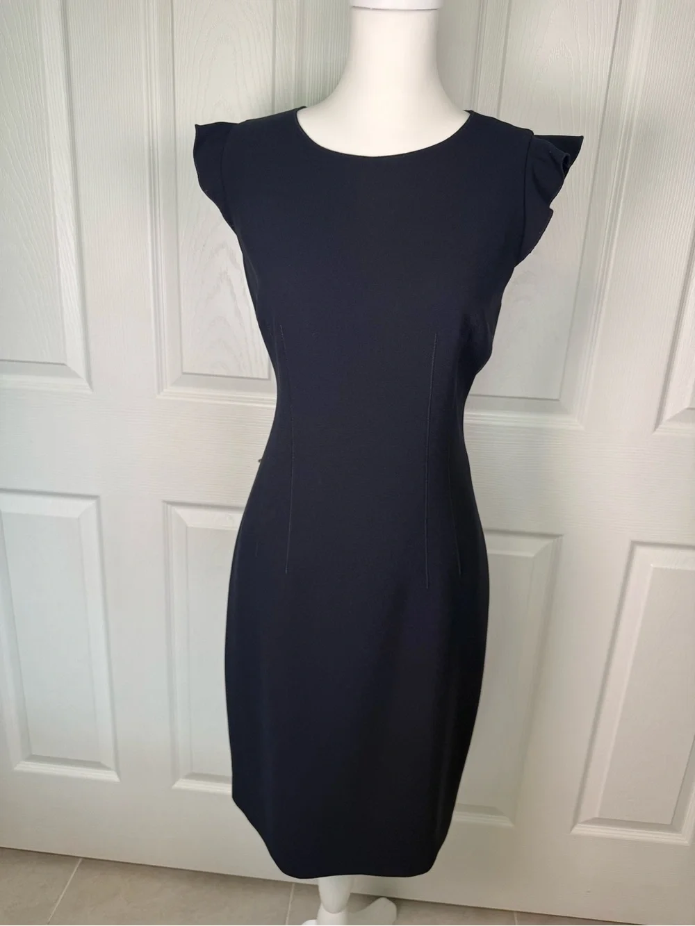 Elie Tahari Navy Cap- Flutter Sleeve Midi Sheath Dress ~8 - Picture 1 of 13